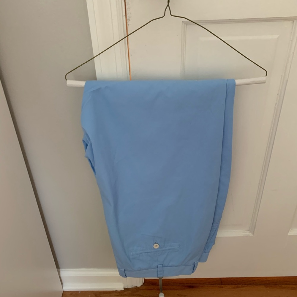 vineyard vines light blue khaki pants